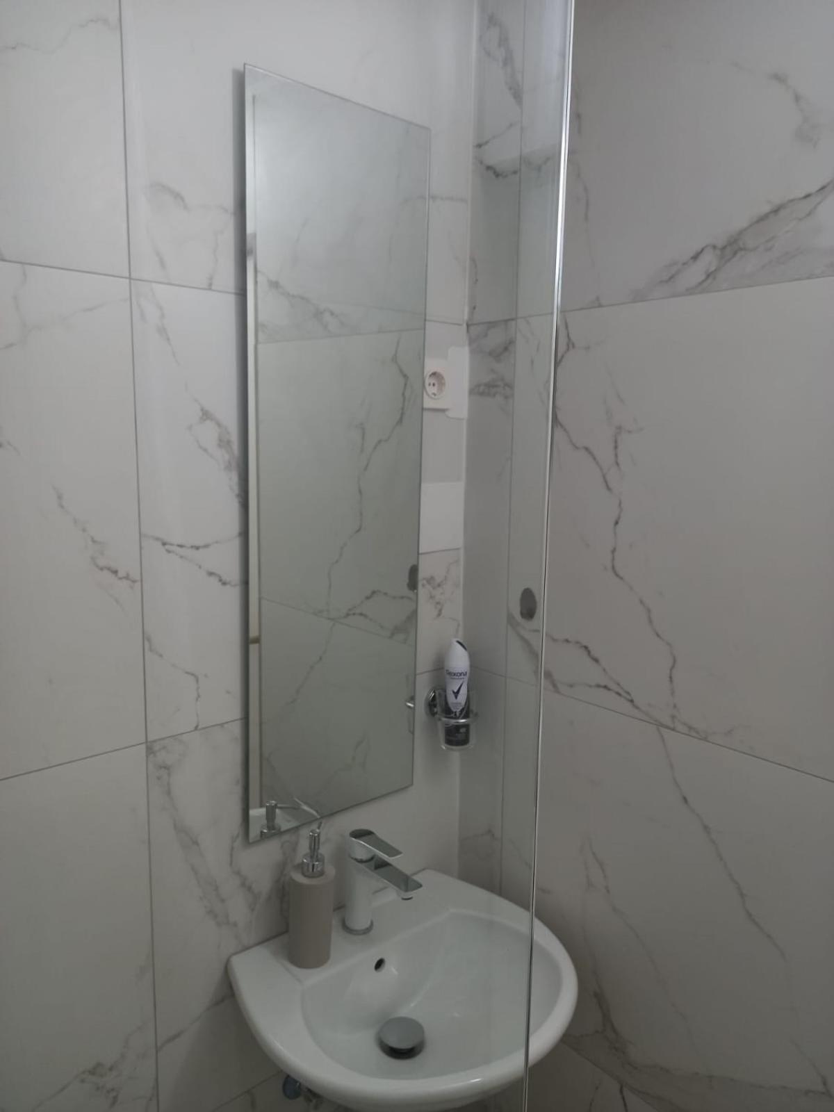 Apartmani 'Cvit' Karlobag Luaran gambar